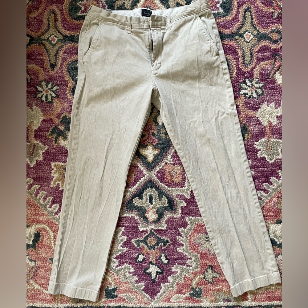 J. Crew Khaki Stretch Chinos. W 33 L 30. Straight Fit.